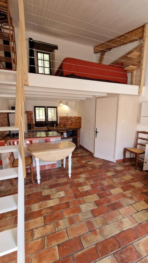 Studio Au Pied De La Sainte Victoire Puyloubier Exterior foto